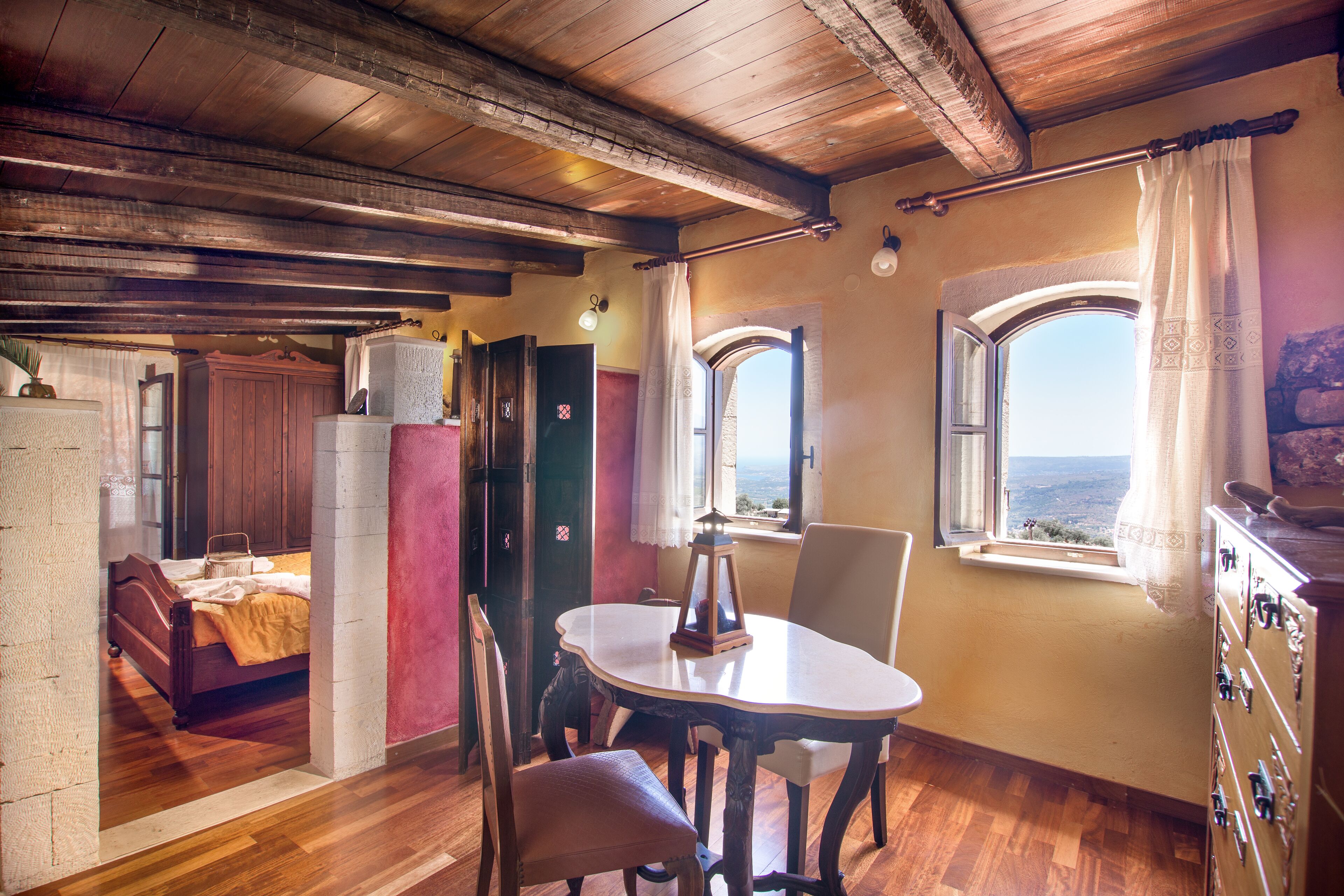 1 chambre, coffres-forts dans les chambres, bureau