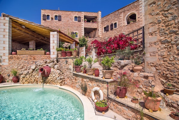 Piscine intérieure, piscine chauffée