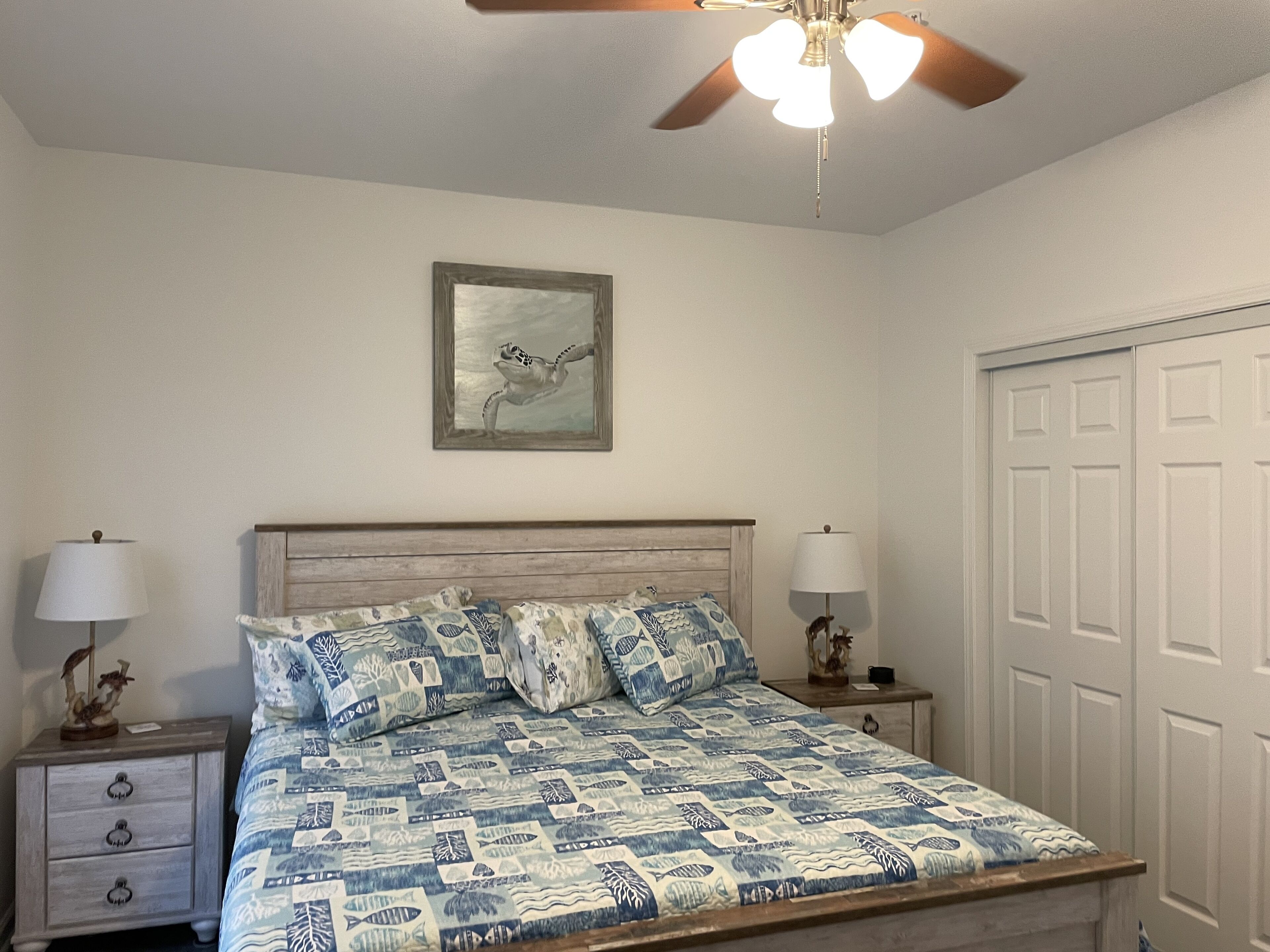 1 habitación, tabla de planchar con plancha, wifi gratis y ropa de cama 