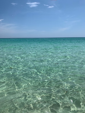Plage à proximité, chaise longue