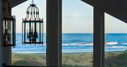 ILMAINEN YÖ! Tyylikäs koti, upeat näkymät, kylpyamme, pelihuone, Easy Beach Trail,