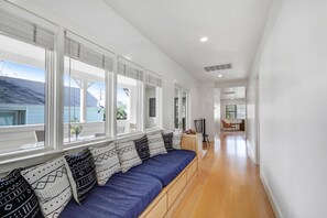 TV, fireplace, DVD player, books