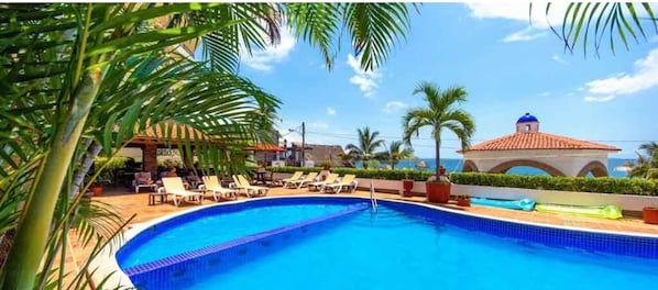 Outdoor pool, a heated pool