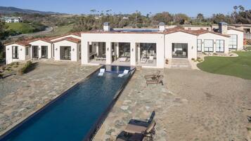 Alberca al aire libre