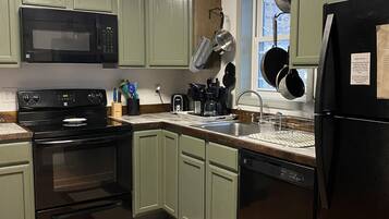 MikrovÄgsugn, ugn, spishÀll och diskmaskin