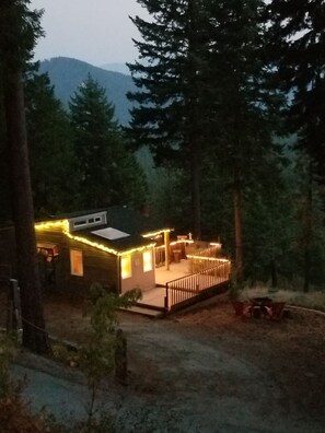 Exterior - "Eagles Nest Cabin" REMOTE ESCAPE AWAY FROM EVERYTHING! (Leavenworth)