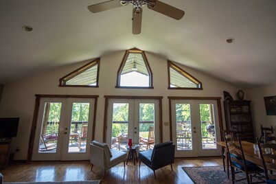  Mountain Views, Rocking Chairs on the Porch, Families and Couples 
2 Options..