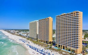 On the beach, sun-loungers - Beautiful Beachfront Condo 2 Master Suites, Huge Balcony, Free Beach Chair Set (Panama City Beach)
