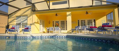 Opvarmet pool, liggestole
