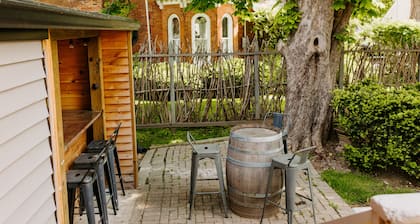 Ă quelques pas des vignobles et prĂšs de tout, Niagara Wine Country Getaway