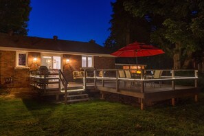 Terrace/patio - Best Location in NOTL, Steps away from everything! Vineyard Views! (Niagara-on-the-Lake)