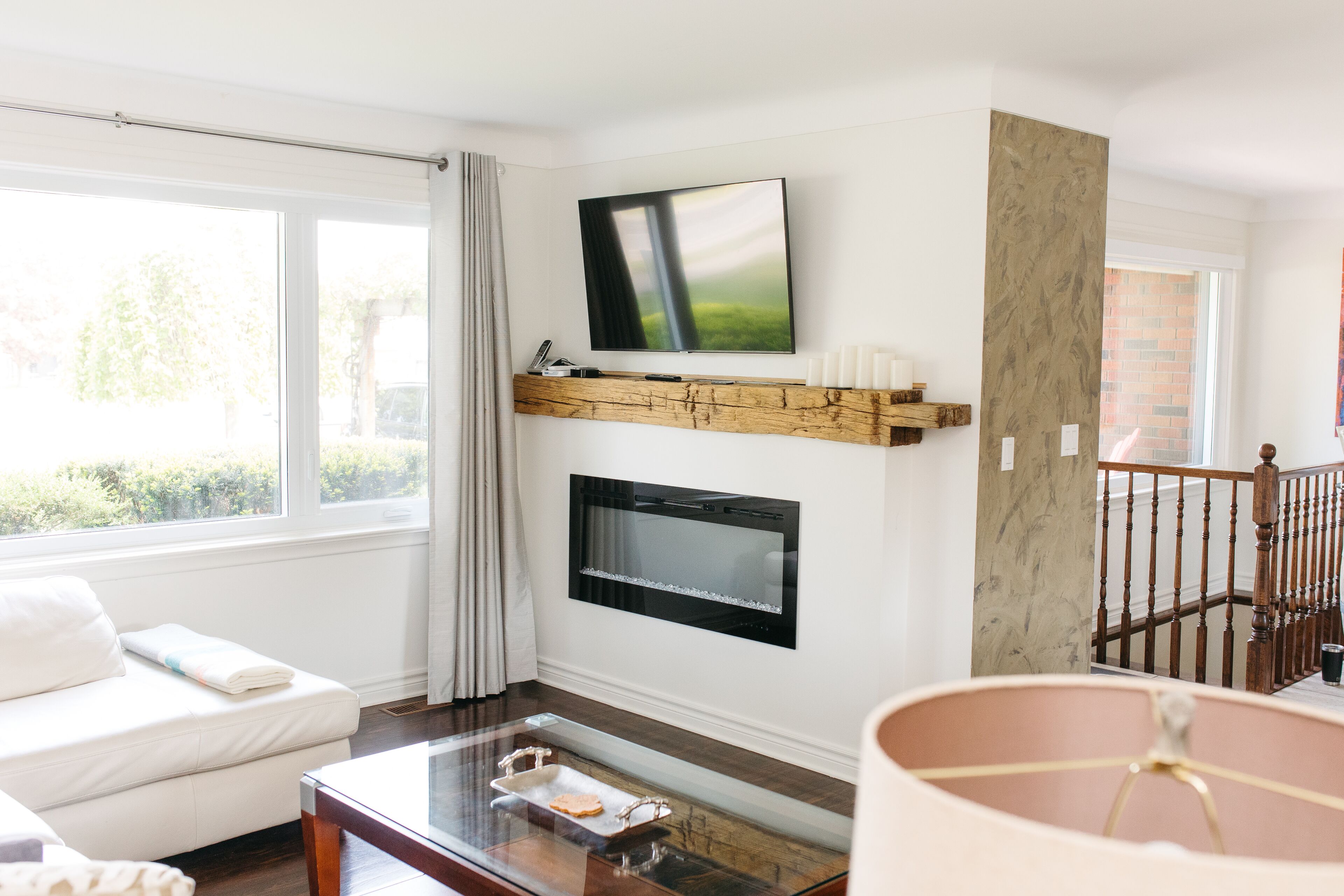 Älytelevisio, takka, videopelejä, Netflix