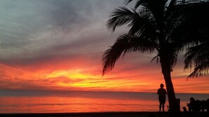 Beach nearby, sun-loungers, beach towels