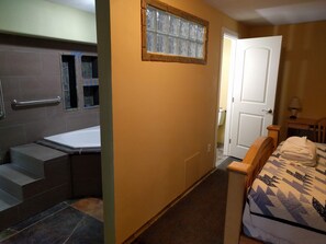 5 habitaciones, caja de seguridad en la habitación y escritorio 