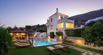 Upea Villa Georgia - Lämmitetty uima-allas ja poreallas - Yksityisyys - Upouusi!