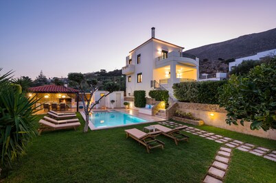Dream Villa Georgia-Heated Pool