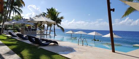 Outdoor pool, an infinity pool
