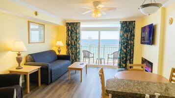 TV de tela plana, lareira