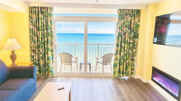 TV de tela plana, lareira