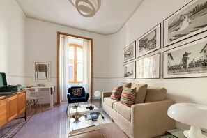 Smart TV, books, music library, stereo