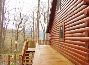 Terrace/patio - Log Cabin, MountainView, EZ Access, Playground, Fireplace, Firepit, WIFI, AC (Maggie Valley)