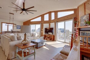 Smart TV, fireplace, DVD player, books