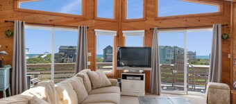 Panoramic Ocean Views Seaside Retreat With Private Pool, Hot Tub -2 minute walk