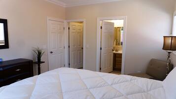 1 chambre, fer et planche à repasser, accès Internet, draps fournis