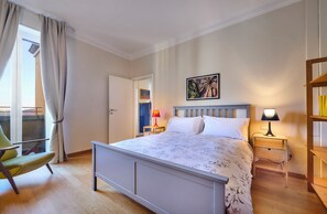 1 habitación, tabla de planchar con plancha, wifi gratis y ropa de cama 