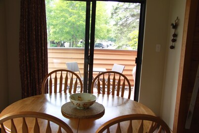 Fireplace, Outdoor Bar and Grill,  New pillowtop matresses with down bedding!