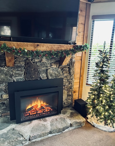 Seitsemän Springs Condo, Pohjataso, kaasugrilli, Uusi keittiö, Keurig, Down-vuodevaatteet 