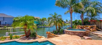 Private Pool and Canal! Live it up at Bahia Bay Breeze