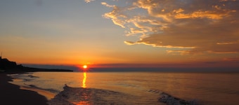 Cozy Log Cabin ON THE WATER with the Best Sand Beach in Door County!