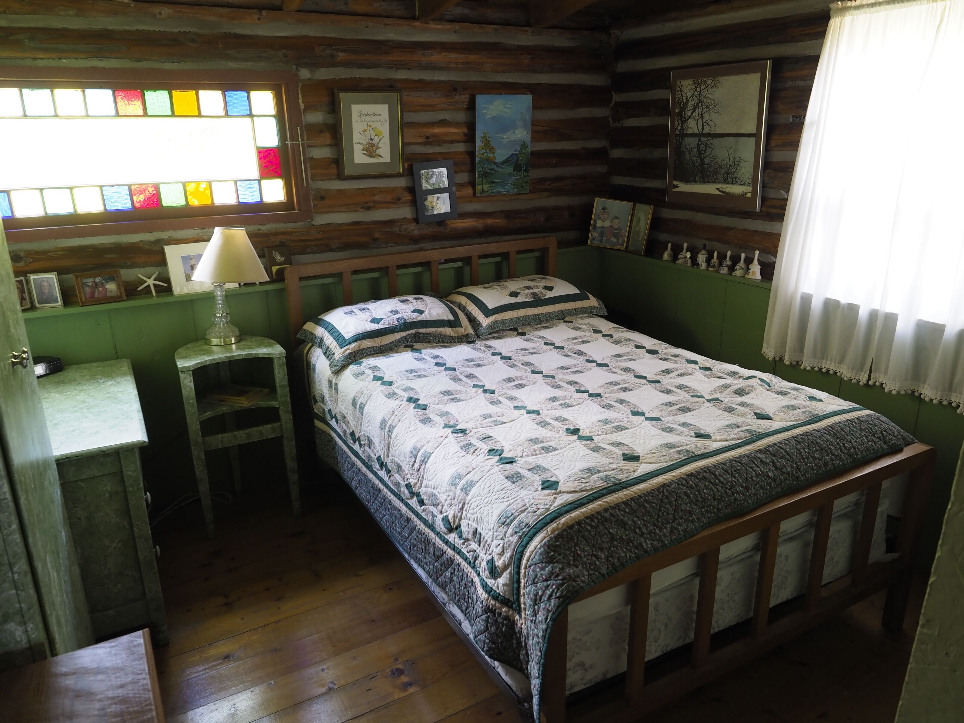 2 bedrooms, travel crib, free WiFi, wheelchair access