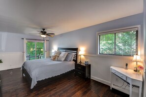 4 Schlafzimmer, Schreibtisch, Bügeleisen/Bügelbrett, kostenloses WLAN