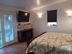 1 bedroom, desk, iron/ironing board, free WiFi