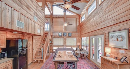 Mata'Zamo Cowboy POOL cliffside cabin, 900 acres w/trails, farm animals, hiking