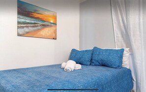 3 室のベッドルーム、アイロン / アイロン台、WiFi (無料)、ベッドシーツ