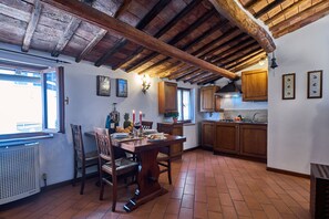 Dining - Charming 2Br Flat - City Center Siena Close To Piazza Del Campo (Siena)