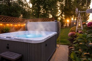 Outdoor spa tub - Clean, Quiet Farm Apartment | 117 Acres, Hot Tub, Private Patio & Views (Lynden)