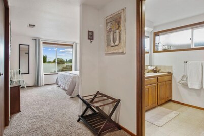 Farm Retreat | Peaceful, Private, and Cozy