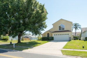 Exterior - Executive Private Disney  Villa, 30 ft Pool, Spa, King, 4K UHD TV, Netflix, Wifi (Kissimmee)