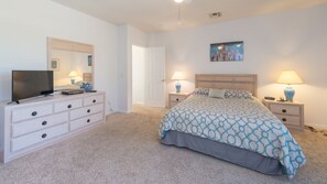 5 chambres, coffres-forts dans les chambres, bureau
