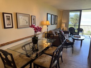 Smart TV - Stunning Remodeled 2BD/2BA Oceanview Condo (Kihei)