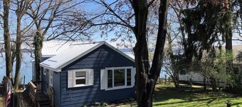 Arrowhead Beach-Seneca-Waterfront-Hot Tub-Wine Trail-Pets, Recently Updated-Covered Deck