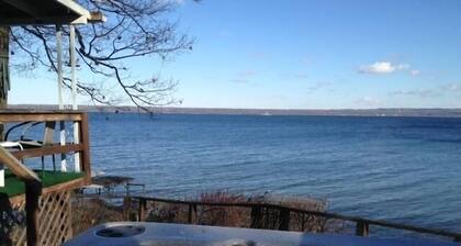 Arrowhead Beach-Seneca-Waterfront-Hot Tub-Wine Trail-Pets, Recently Updated-Covered Deck