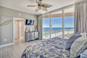 3 makuuhuonetta, silitysrauta/-lauta, ilmainen Wi-Fi, vuodevaatteet