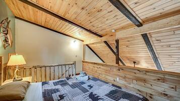 3 bedrooms, iron/ironing board, travel crib, free WiFi