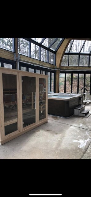 Interior - Camelback,Aquatopia/Camelbeach Waterparks,Pool,Tennis,Jacuzzi,Paintball,Zip-line (Tannersville)