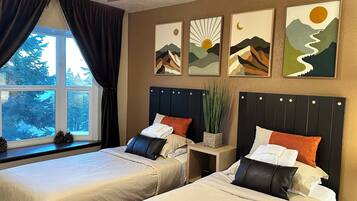 3 bedrooms, iron/ironing board, travel crib, free WiFi